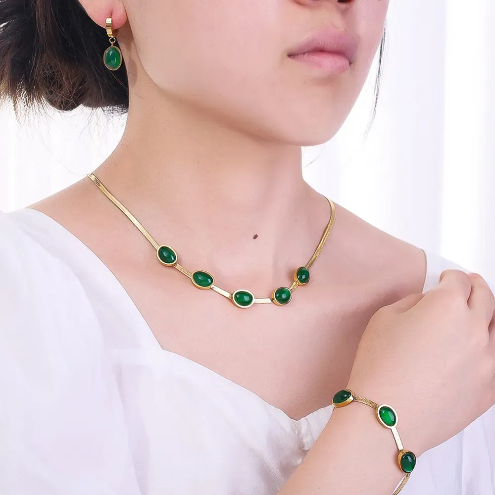 🌿✨ Elegant Green Crystal Jewellery Set 💚👑👩‍🦰 - 🏵️ Necklace, 💫 Bracelet, 🌟 Earrings - Perfect for Every Occasion! 🌿✨